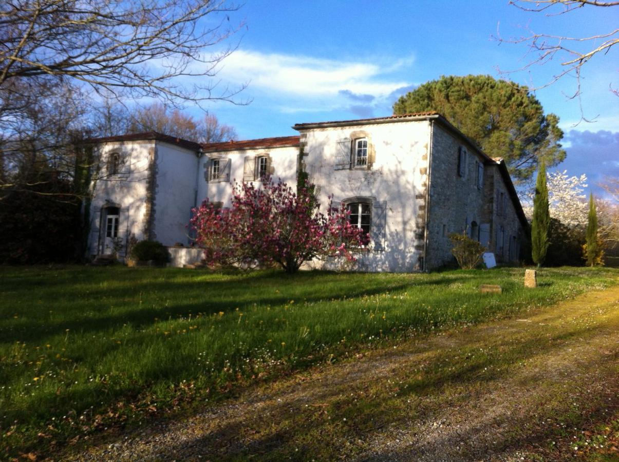 La Caverie De Peyroux A Orthevielle Bed & Breakfast Exterior photo